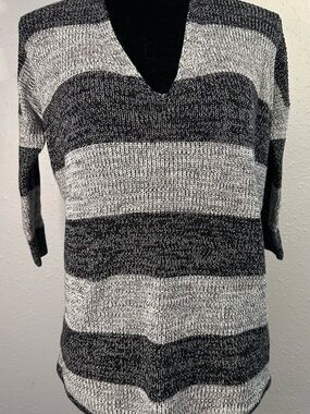 Express Women's Black and Gray Striped V-Neck Sweater